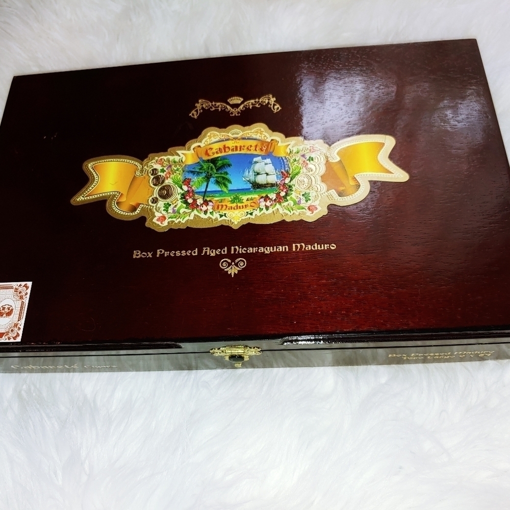 Cabarete Wood Cigar Box